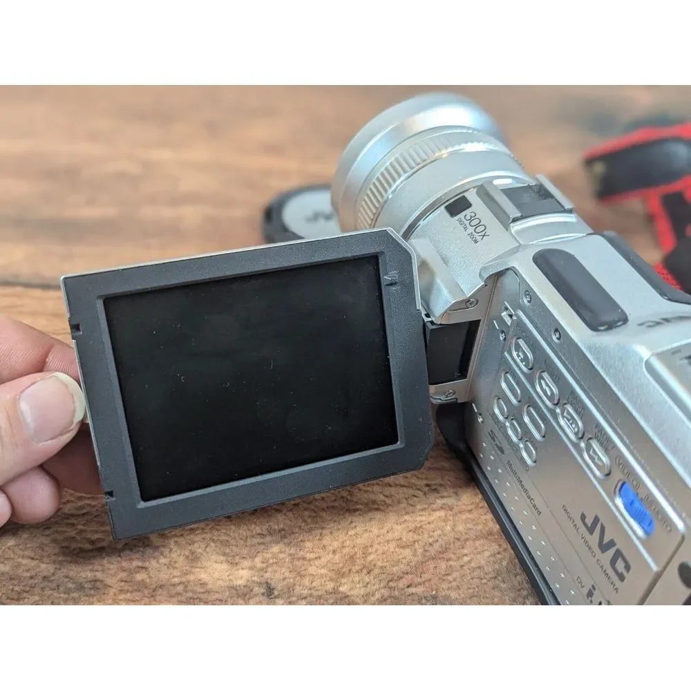 JVC GR-DV3000U Digital Video Camera Excellent Silver Tested No Battery/Charger